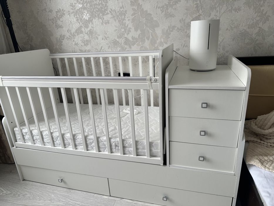 Детская кроватка