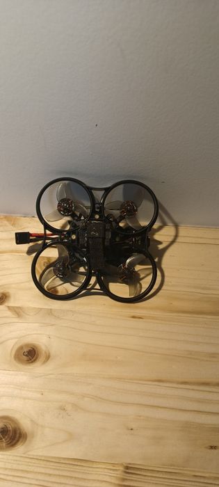 Dronă fpv pavo femto