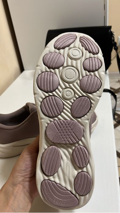 Skechers, кроссовки женские