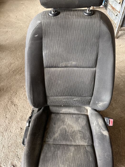 Дясна седалка ауди а4 б6 б7 / audi a4 b6 b7