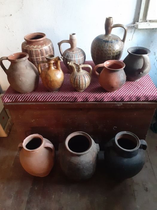 Делви, стомни, бъклици, гърнета и глинени паници