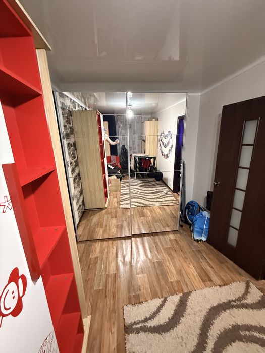 Шкаф купе с зеркалом