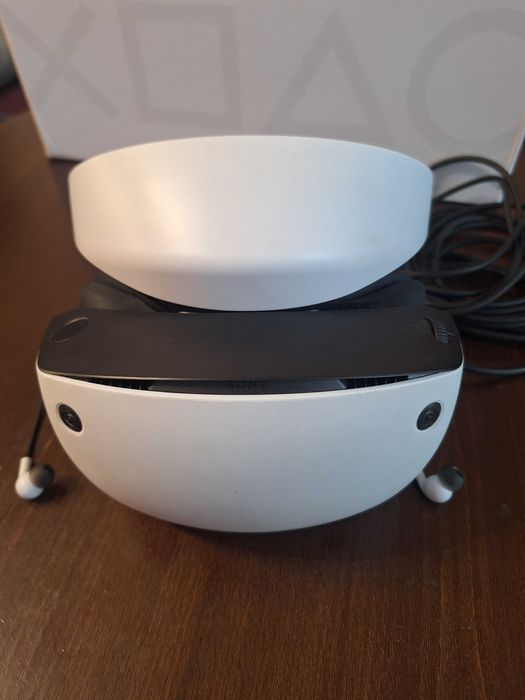 Очила за виртуална реалност PlayStation VR2 модел 2024 година