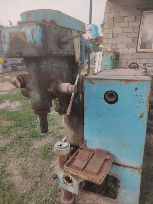 Продам Токарный станок 1д95