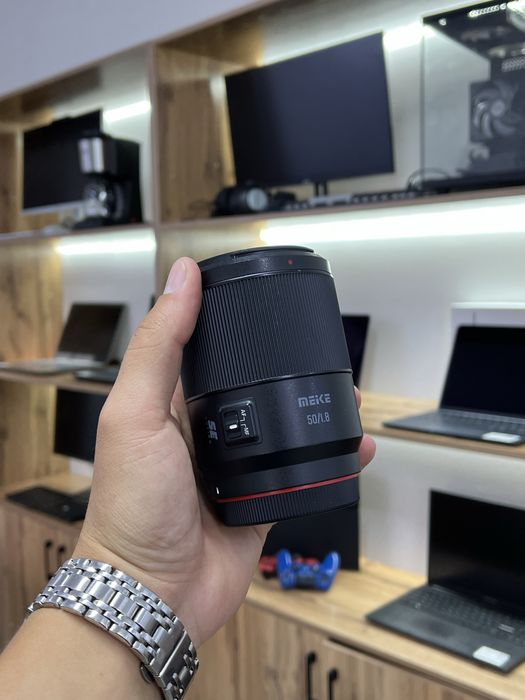 Объектив Sony 50mm f/1.8