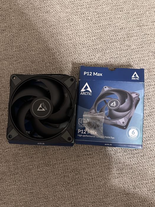 Arctic p12 MAX..