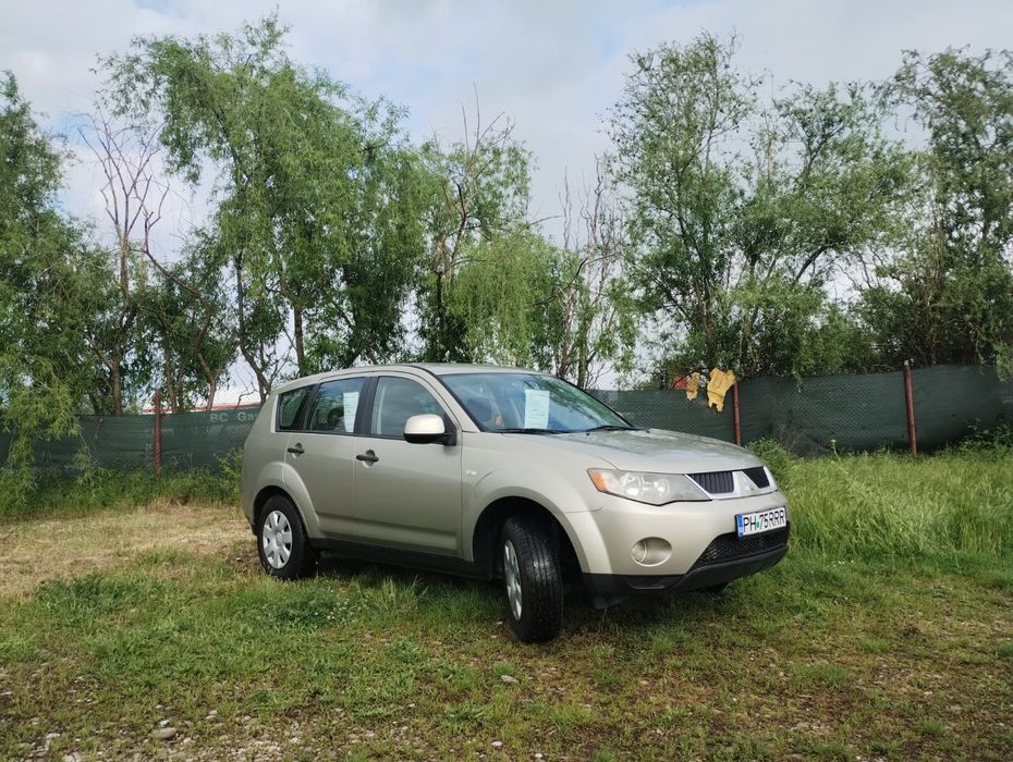 Vând Mitsubishi outlander