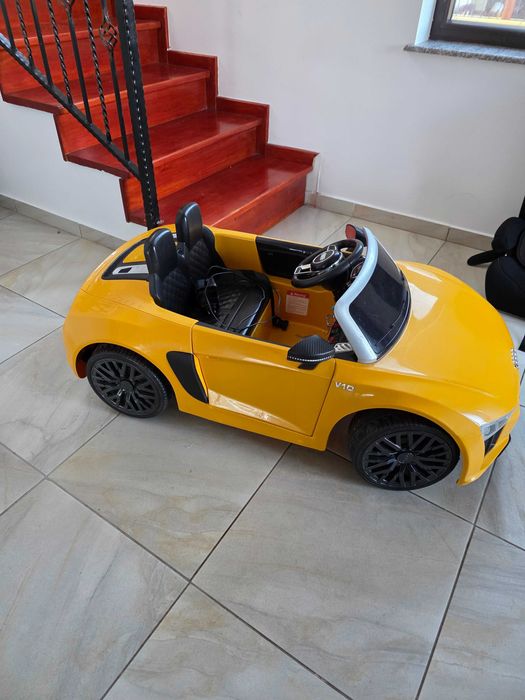 Masina electrica copii Audi R8 Spyder ride-on Car 12V cu 2 locuri