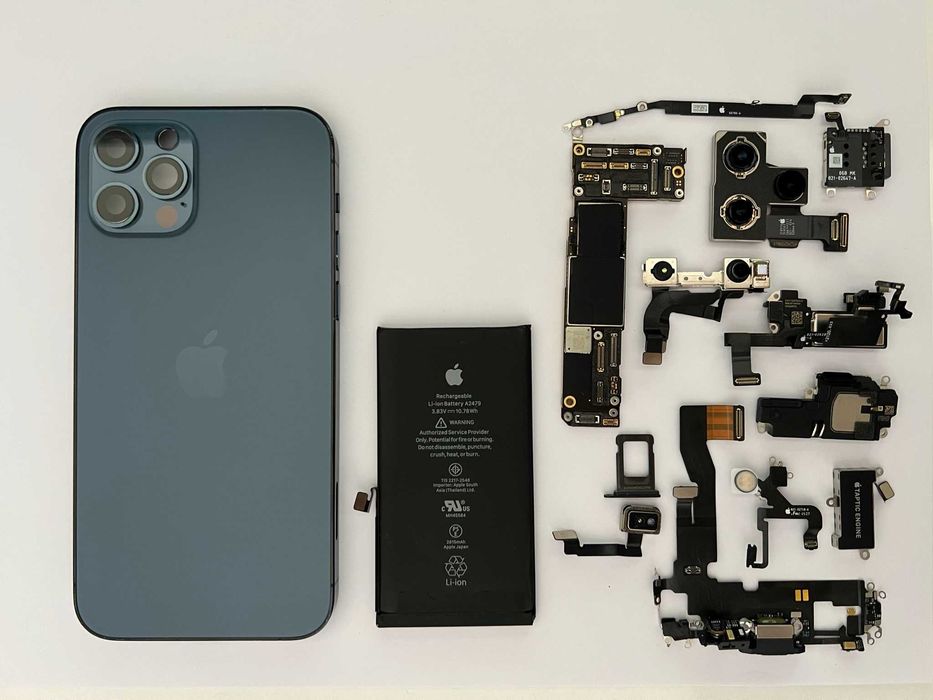 iPhone 12 Pro на части