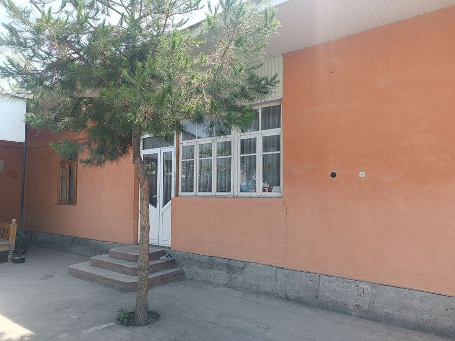 Ховли уй сотилади.