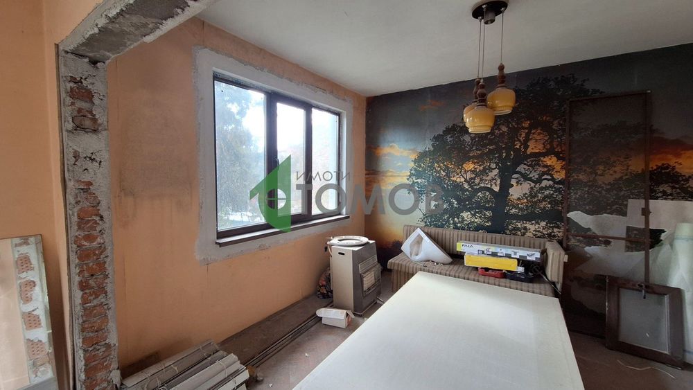 Къща на два етажа с гараж в Центъра на Стара Загора