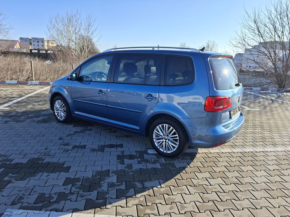 Volkswagen Touran Cup 7 locuri Faruri Led Xenon Camera Marsarier