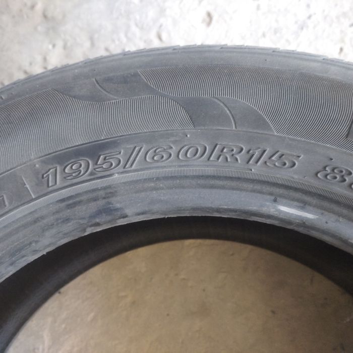 Балон сотилади ласеттида юрган тоза 195/60/15 срочно 4 таси