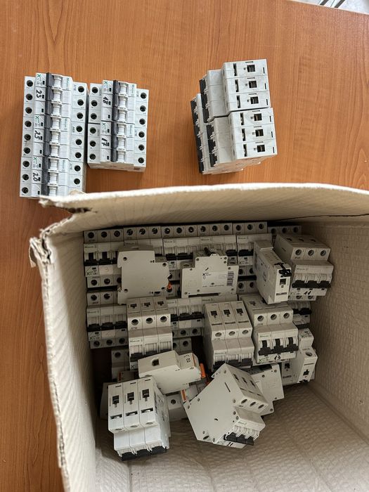 Трифазни Бушони 6А