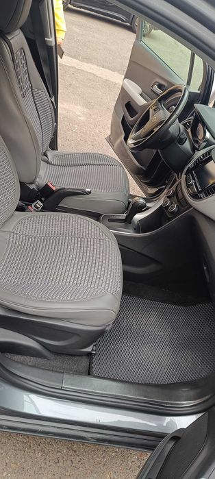 Tracker 1 Premier 2020