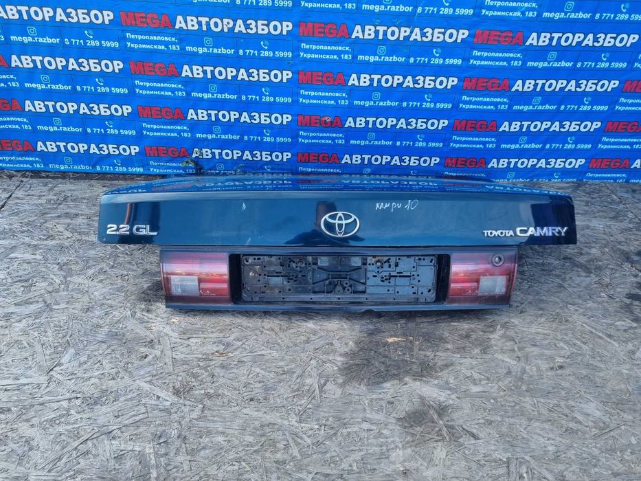 Крышка багажника на Тойоту Камри 10 / Toyota Camry XV10