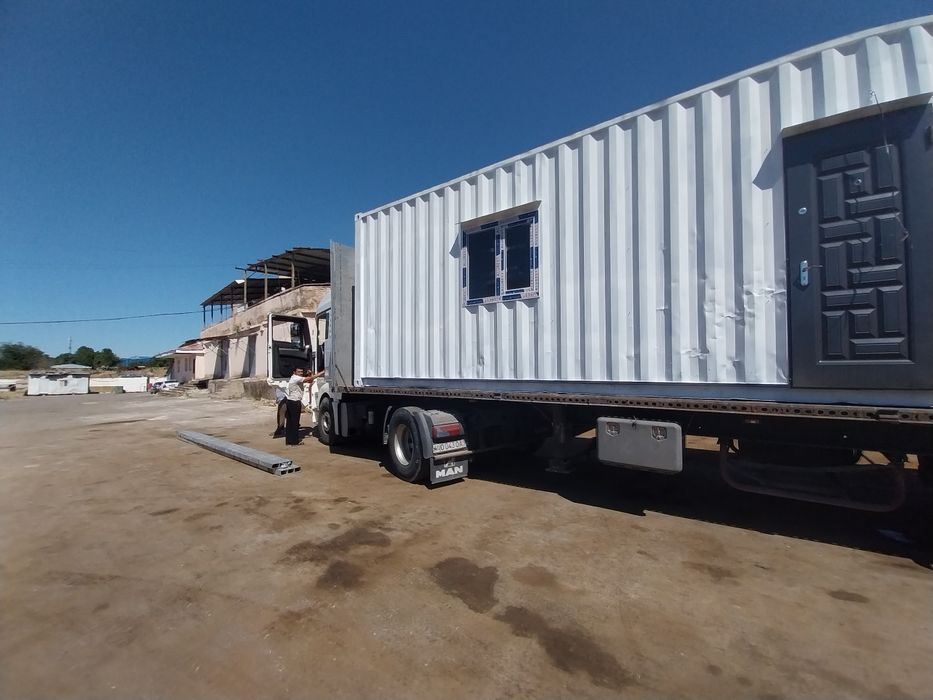 Кантейнир строительство общежития и туалета и КПП из контейнера