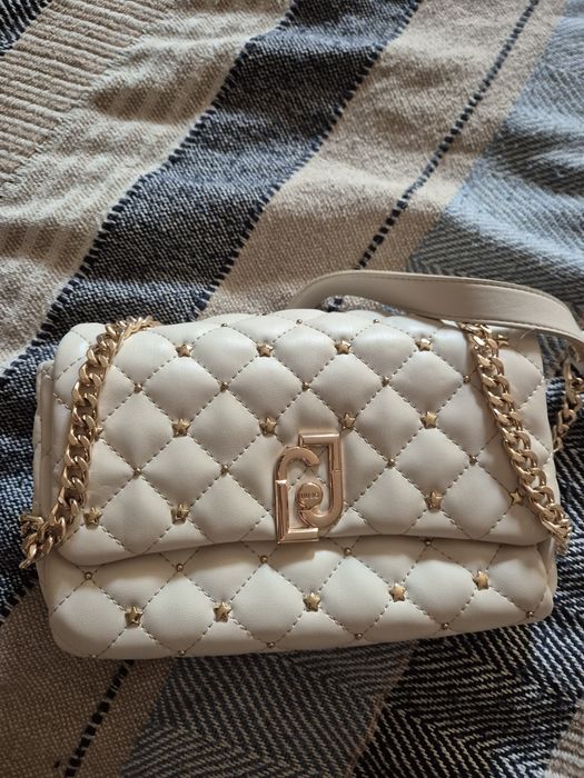 Чанта     lui jo