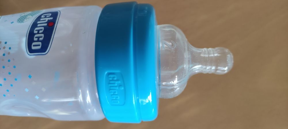 Chicco бебешко шише силикон Blue Rainbow 250 мл 2м+