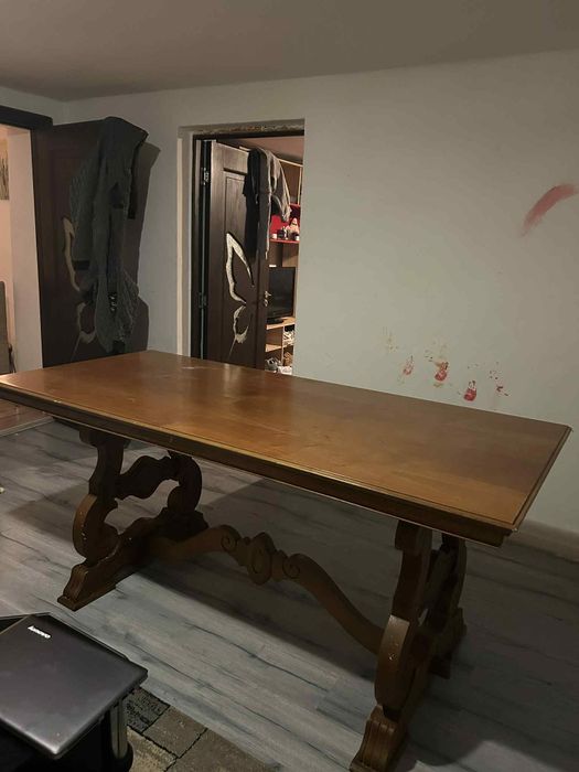 Vând masa din stejar