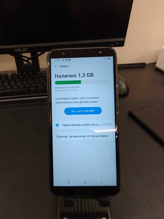 Телефон Samsung galaxy J6+