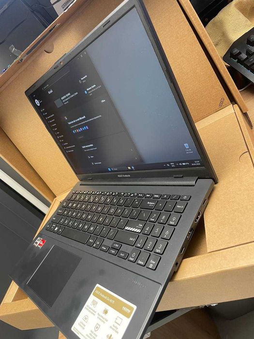Laptop Asus VivoBook E1504F - Cod 128209
