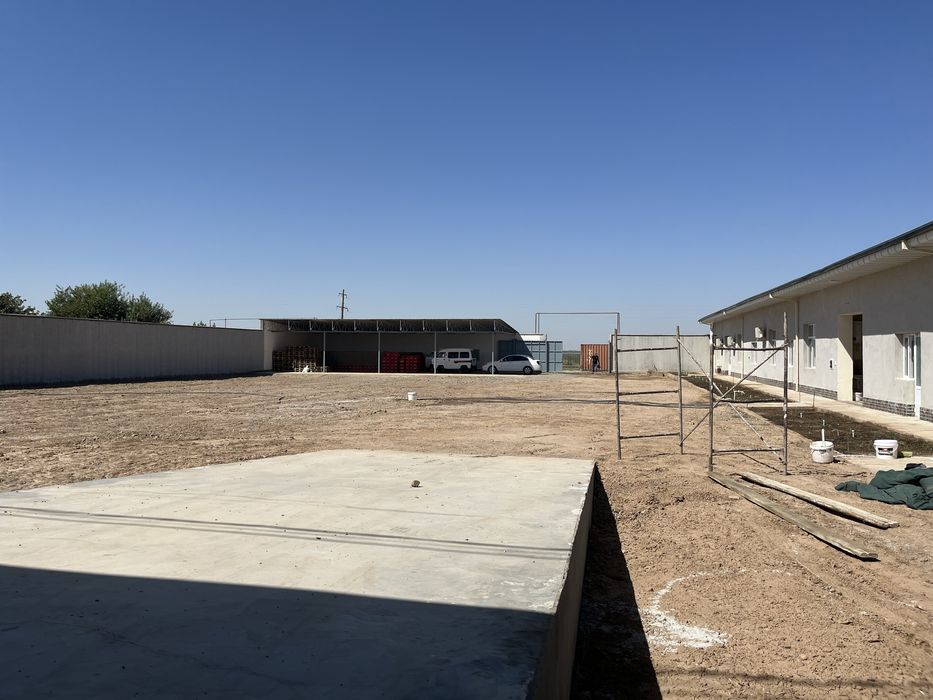 База склад сотилади