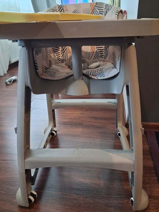 Scaun masa bebe,in stare f buna