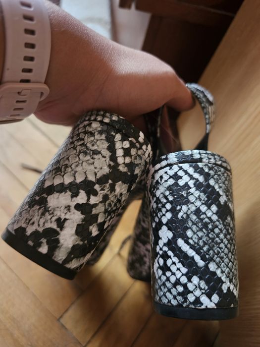 Sandale cu toc gros model sarpe animal print, noi