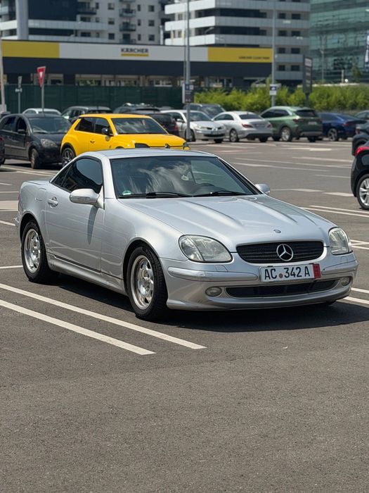 Mercedes-Benz SLK Adusă pe roți din Germania