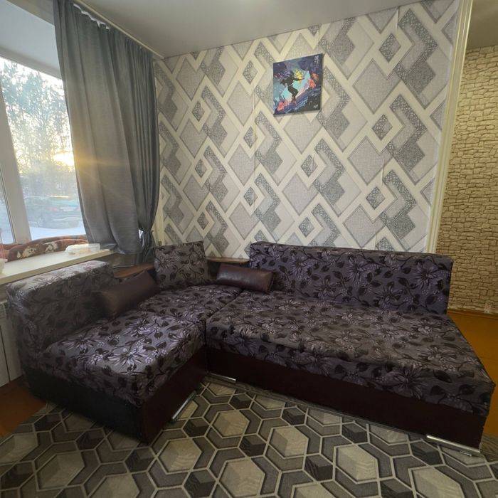 Угловой диван и кресло