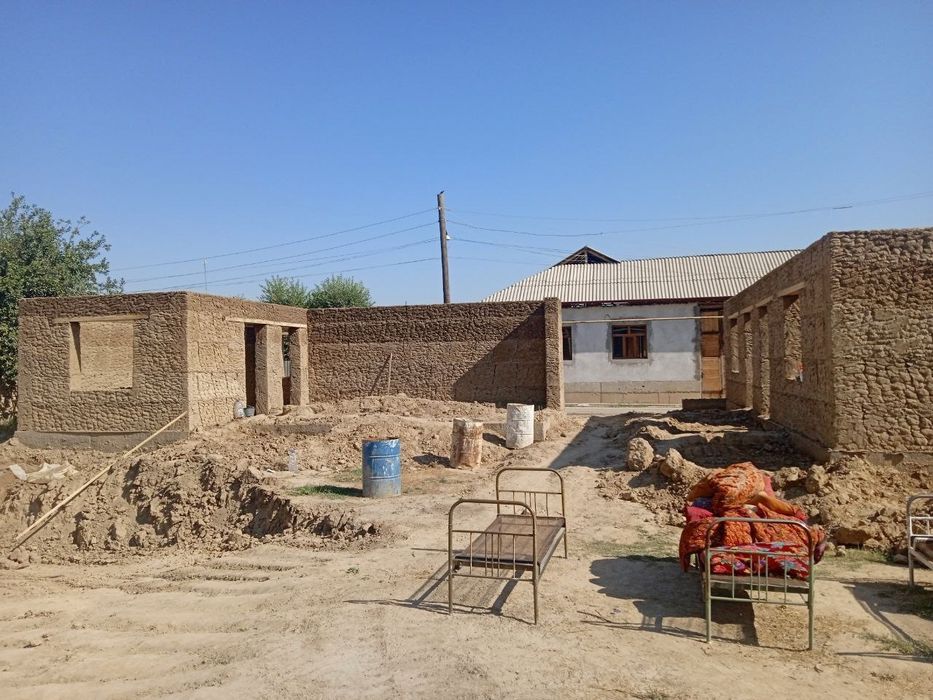 Uchaska sotiladi 8 sotix Chinoz