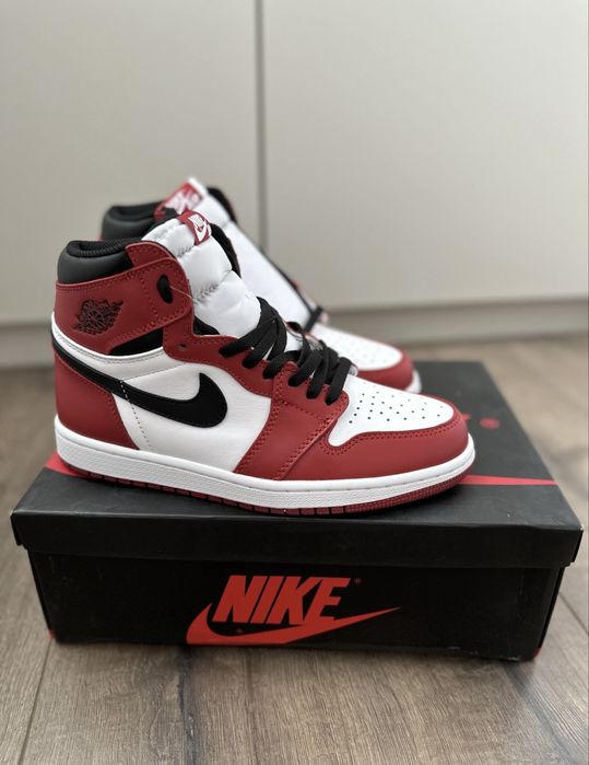 Jordan 1 mid red