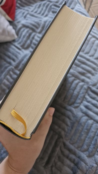 Продам книгу Ф. М. Достоевского "Идиот".".
