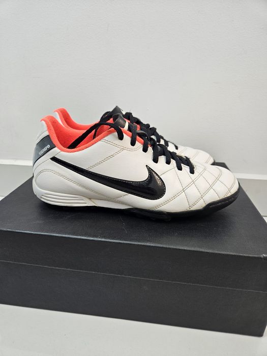 Ghete fotbal Nike tiempo sintetic 60% REDUCERE