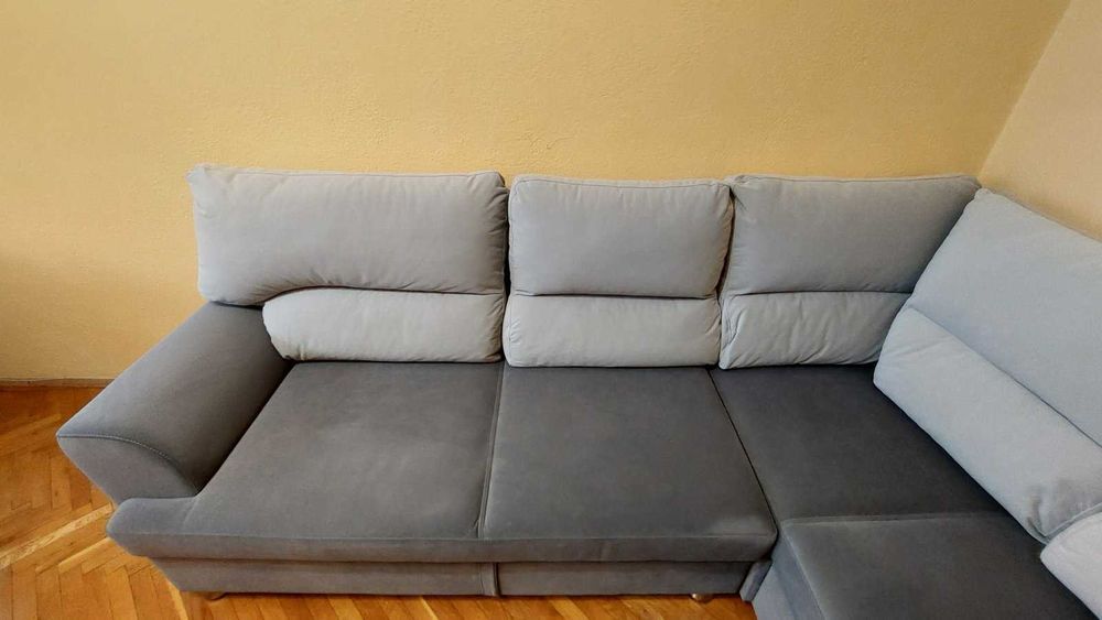 Голям диван като нов