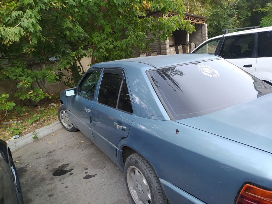 Продам машину мерседес