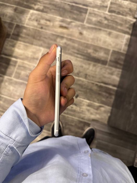 Iphone SE 2020 .