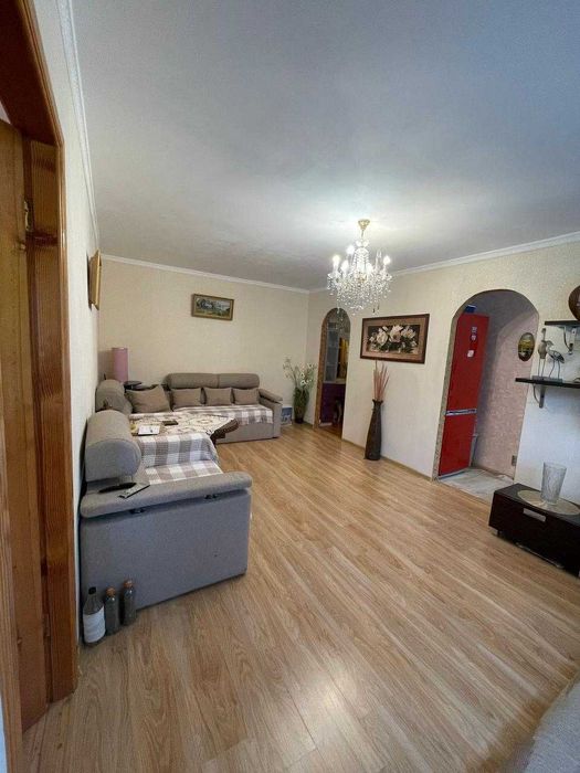 Продам квартиру под коммерцию