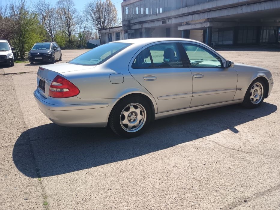Mercedes-Benz E 220