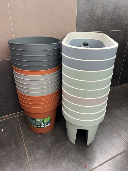 Саксии и сандъци за балкон / парапет