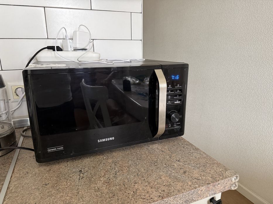Продам микроволновку  samsung
