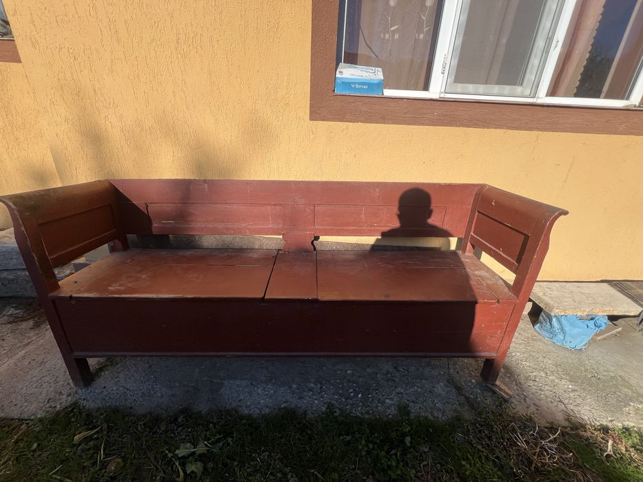 Vand ladoi vechi de casa