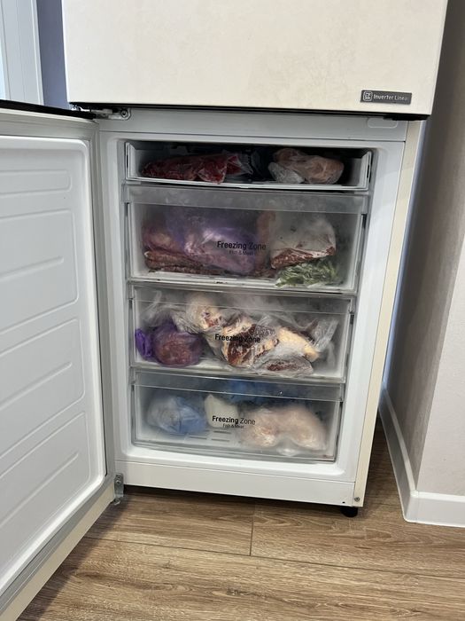 Продам холодильник LG