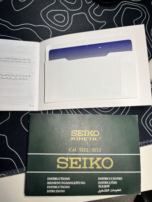 Seiko серии Kinetic Auto Relay 100M.