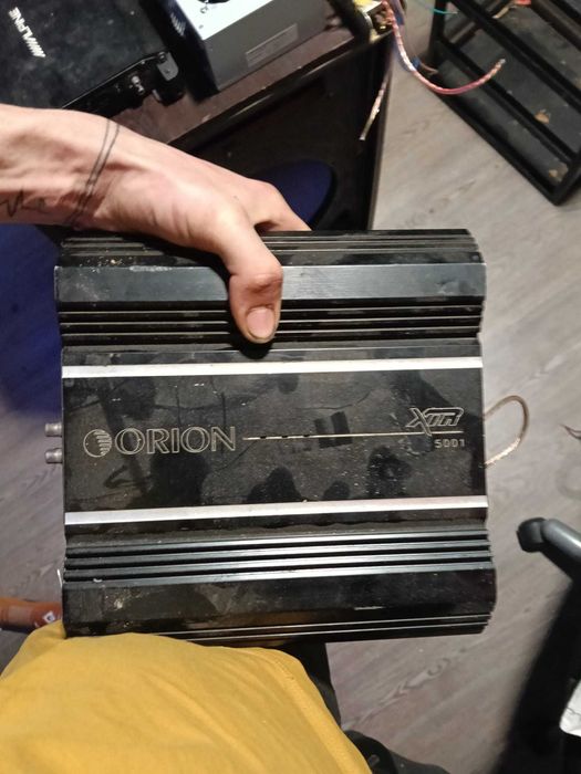 Vand boxe auto cu stați