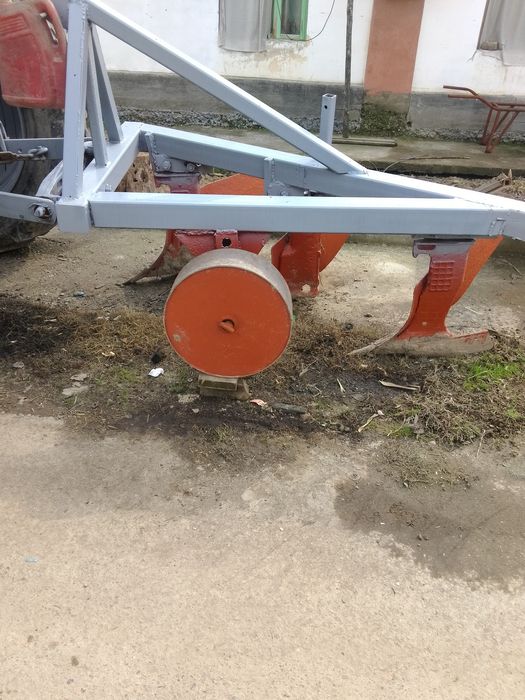 Трактор продажа с плуком