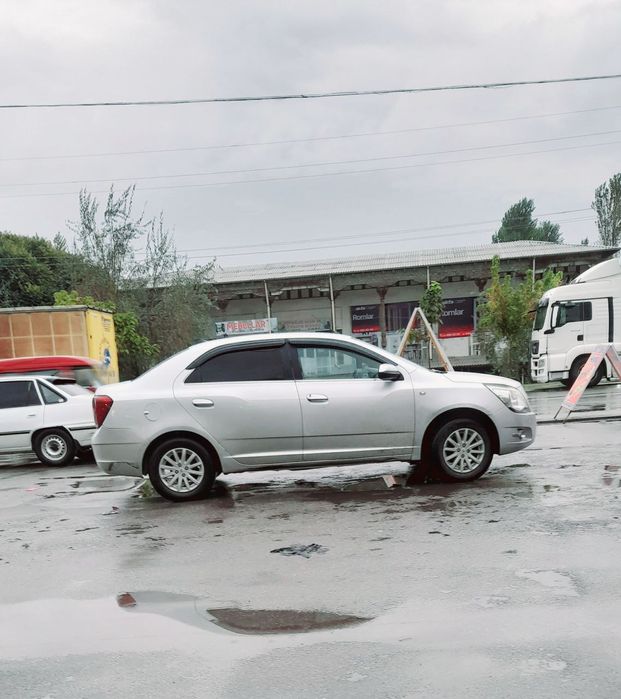 Cobalt avtomobili sotiladi