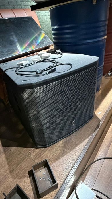 Сабвуфер активный