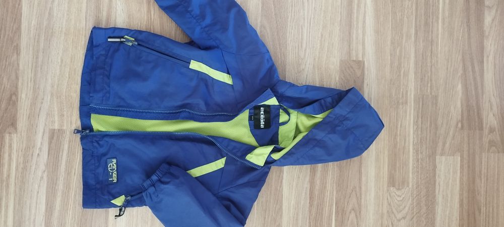 Одежда демисезонная на мальчика 98